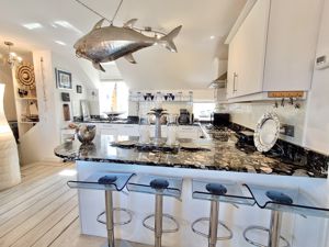 Photo 11- click for photo gallery